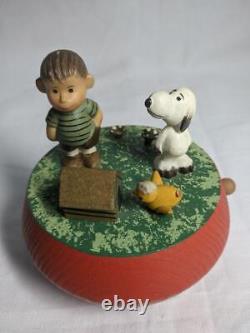 70's henri music box linus snoopy wood carving vintage