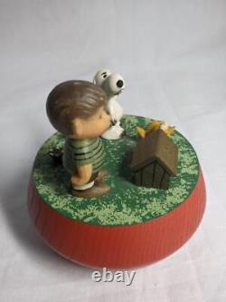 70's henri music box linus snoopy wood carving vintage