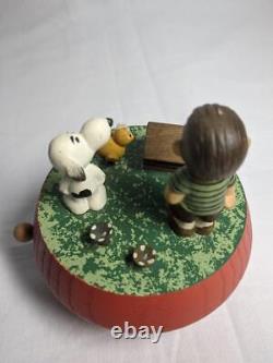 70's henri music box linus snoopy wood carving vintage