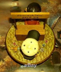 Anri Wood Carving Music Box Charlie Brown Lucy Vintage 1968. Plays Great