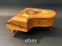 Artesania Olivo Valldemossa Wooden Piano Music Box Handpainted Portrait