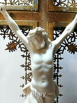 Beautiful Antique Wood Cross Jesus Christ Gold Crucifix With Music Box