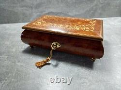 Beautiful Vintage Burr Walnut Reuge Music Box 6306. Pour Elise Van Beethoven