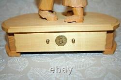 Collectible 10.5 Jahre West German 4-Song Music Box with Carved Wood Dancers #750