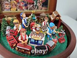Danbury Mint Coca-Cola MUSIC BOX CHRISTMAS ELF SHOP RARE VINTAGE