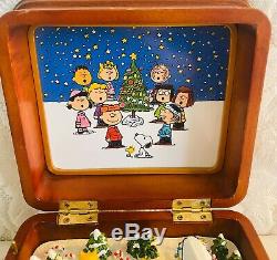 Danbury Mint Merry Christmas Charlie Brown Music Box Tested Working Vintage