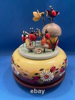 ERZGEBIRGE LADY BUGS Music Box Carved Wood REUGE/ROMANCE KWO Germany