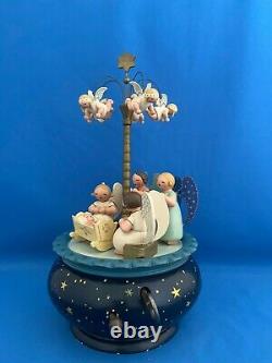 ERZGEBIRGE Wendt Kuhn THORENS Music Box Angel Crib Carved Wood Germany