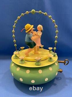 ERZGEBIRGE Wendt Kuhn THORENS Music Box Dancing Couple Carved Wood Germany vtg