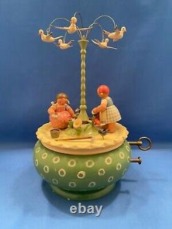 ERZGEBIRGE Wendt Kuhn THORENS Music Box Garden Work Carved Wood Germany