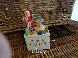 Echt Erzgebirge Wind Up Moving Christmas Music Box