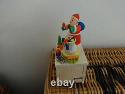 Echt Erzgebirge Wind Up Moving Christmas Music Box