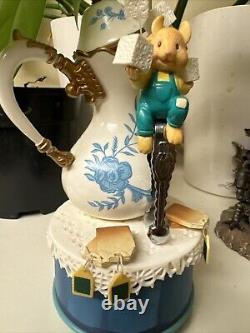 Enesco Wind-up Music box Teapot & Mice Tea