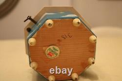 Erzgebirge Wooden Music Box Dolkskunst Vintage German Hand Made & Hand Painted