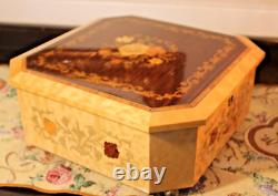Footed Italian wooden inlay jewelry Reuge music box CIRCA 1950s