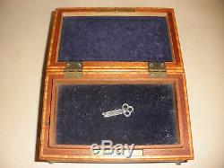 Great vintage burl wood music box jewelry works fine with key
