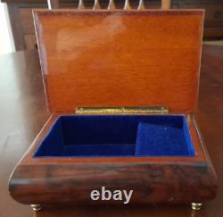 MUSIC BOX. LIMITED EDITION. LACQUERED WOOD RECO MUSIC BOX COLLECTION c1987