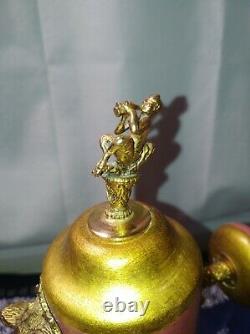 Musical Pepper Mill Vintage (Music Box it plays when lifted, and is working)