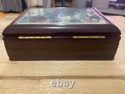 RARE Vintage Glynda Turley Hand In Hand Musical Jewellery Box(Plays Memory Cats)