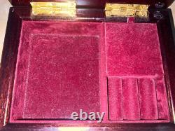 RARE Vintage Glynda Turley Hand In Hand Musical Jewellery Box(Plays Memory Cats)