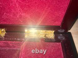 RARE Vintage Glynda Turley Hand In Hand Musical Jewellery Box(Plays Memory Cats)