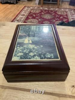 RARE Vintage Glynda Turley Hand In Hand Musical Jewellery Box(Plays Memory Cats)