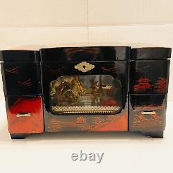 Rare vintage wind up beautiful Carriage jewelry box