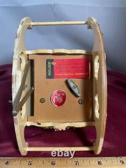 Reuge Spielwaren Dollhouse Rococo Szalasi Moving Rocking Chair Music Box