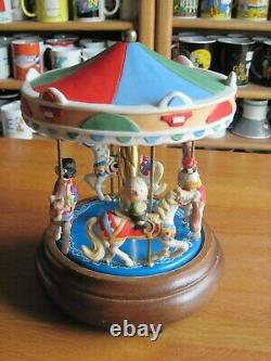 Snoopy / Peanuts Music Box Carousel Ceramic & Wood 7 Round Willitts Vintage