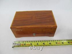 Thorens 4-Song Music Box Blaue Donau Walzer Faust Santa Lucia Geschichten Wood