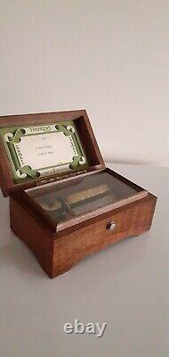Thorens Of Switzerland Vintage 1940s musical box, in beautiful Wooden box