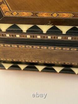 Trailer Taracea Granada Spain Inlaid Wood Conch Shell Music/Jewelry Box Vintage