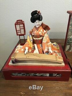 VINTAGE JAPANESE GEISHA DOLL WITH MUSIC BOX & WOOD/GLASS CASE 1950s