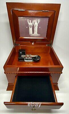 VTG 2003 FSG Four Star Group Wood 3 Disc Electric Music Box With Photo Frame Lid