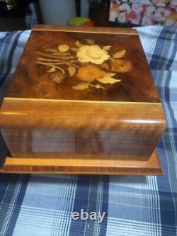 Vintage 1960s Italian Cigarette Box Cantelevered Inlayed Wood Musical & Footed