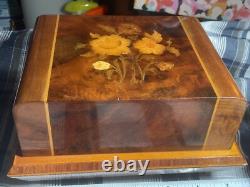 Vintage 1960s Italian Cigarette Box Cantelevered Inlayed Wood Musical & Footed