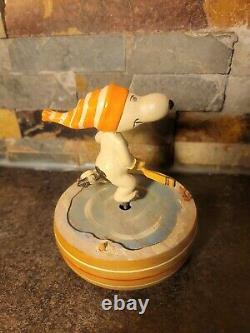 Vintage ANRI Snoopy PEANUTS Musicbox 1971 ice hockey wood carving Rare WORKS
