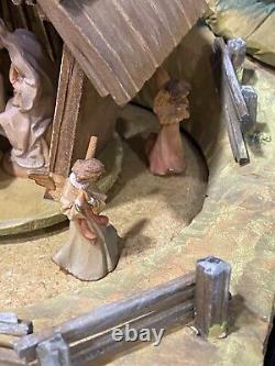 Vintage Anri Christmas Wood-carved Light-up Motion Nativity Music Box Beauty