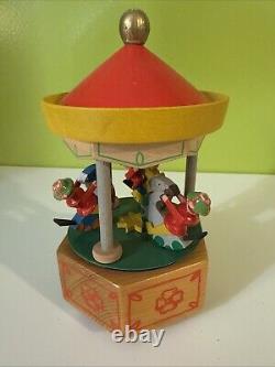 Vintage Holzkunst C. Ulbricht Musical Carousel Spinning Wood Music Box, 6 3/4