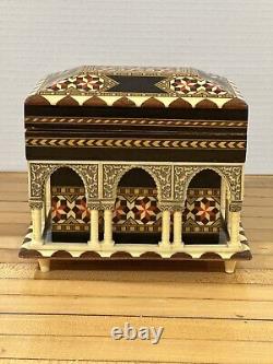 Vintage Inlaid Marquetry Wood Jewelry Box Swiss Reuge Company Music Doesn't Work