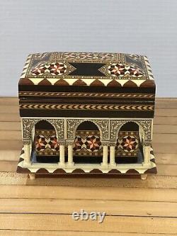 Vintage Inlaid Marquetry Wood Jewelry Box Swiss Reuge Company Music Doesn't Work