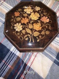 Vintage Inlaid Wood Musical Jewelry Box From Sorento, Italy. Early 1980s