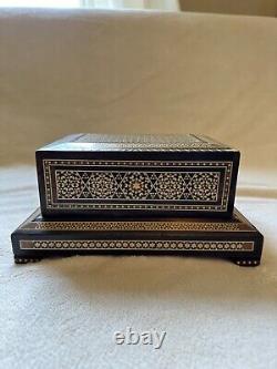 Vintage Moorish Style Inlaid Wood Mother of Pearl Cigarette Box Music Box