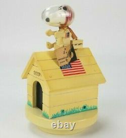 Vintage Snoopy Astronaut Wooden Doghouse 1969 Schmid Music Box WORKING With TAGS