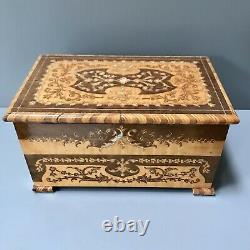 Vintage Sorento Marquetry Wooden Inlay Musical Jewellery Box Padded Interior