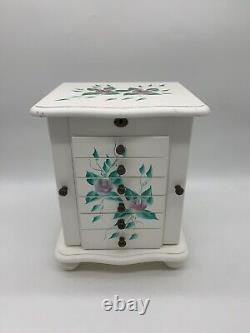 Vintage Thomas Pacconi 1900-2000 Classics White Floral Jewelry Chest/ Box