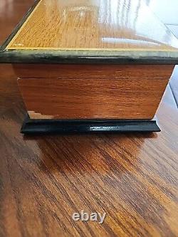 Vintage Thorens 4/50 Song Music Box Made in Switzerland