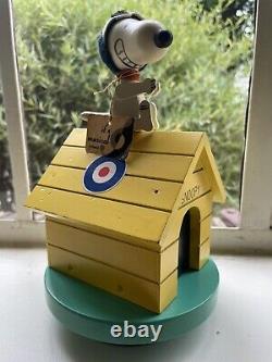 Vintage United Feature Syndicate 1968 Snoopy Red Baron Music Box Japan Made Wood