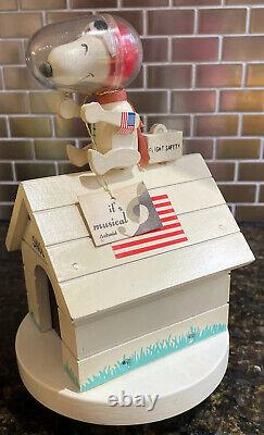 Vintage Wood Snoopy Apollo Astronaut Music Box Schmidt Bros