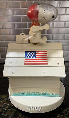 Vintage Wood Snoopy Apollo Astronaut Music Box Schmidt Bros